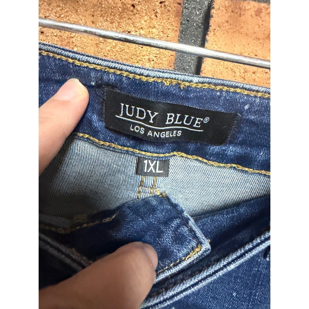 Judy Blue Women's Paint Splatter Denim Dark Wash High Rise Cuffed Shorts - Picture 3 of 3